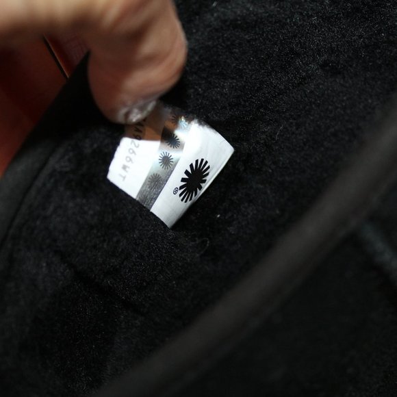 NIB UGG WOMEN'S MINI ZIP LOGO SUEDE‎ SHEARLING BOOTS BLACK - Picture 10 of 11